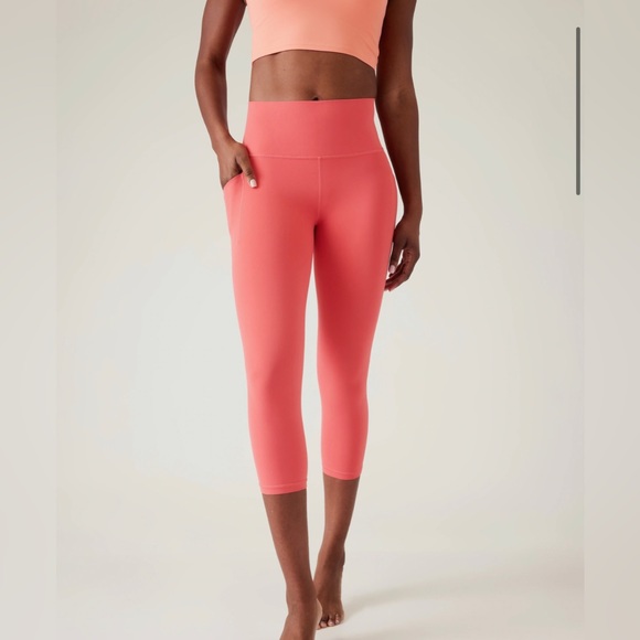 NEW Athleta salutation stash pocket II capri - Picture 4 of 11